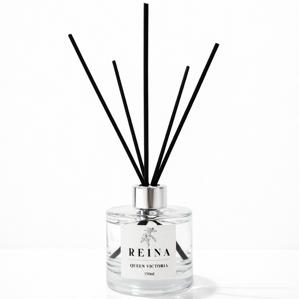 מפיץ ריח מקלות 150 מ״ל בניחוח מלון בוטיק QUEEN VICTORIA