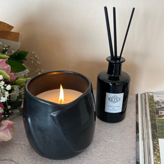 נר ריחני 480 גרם בכלי מעוצב בצורת טוליפ בניחוח פרובנס QUEEN VICTORIA