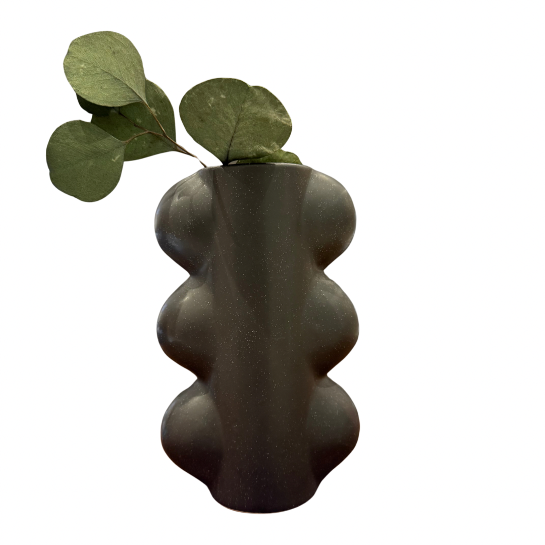 ואזה קרמיקה שחורה