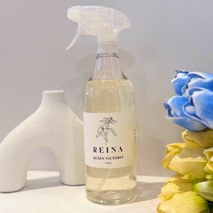 מבשם בדים וחדרים 750 מ״ל בניחוח מלון  בוטיק QUEEN VICTORIA