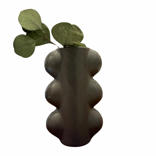 ואזה קרמיקה שחורה